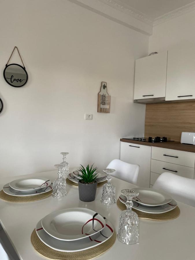 The Sunset Apartment Вльора Екстер'єр фото